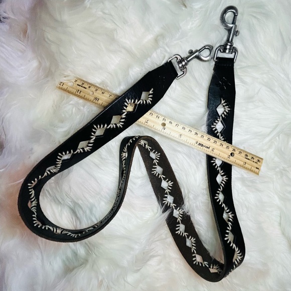 Black ITALIAN leather biker STRAP guitar purse bag crossbody Patricia Nash cream - Picture 2 of 8